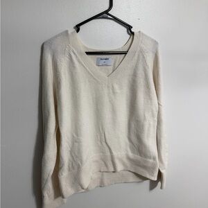 Old Navy Women's V-Neck Cream Sweater